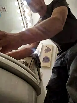 Snapshot of FloppyPickle4u chatting on February 21, 2025, 1:55 am FloppyPickle4u online show from February 21, 2025, 1:55 am