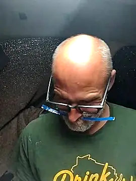 Snapshot of FloppyPickle4u chatting on March 12, 2025, 7:28 pm FloppyPickle4u online show from March 12, 2025, 7:28 pm