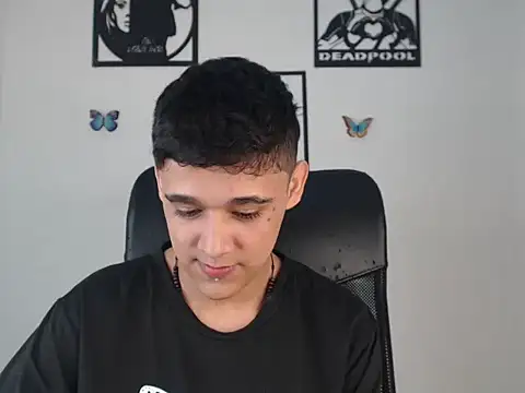 kaiine190 online show from January 29, 2025, 6:39 pm