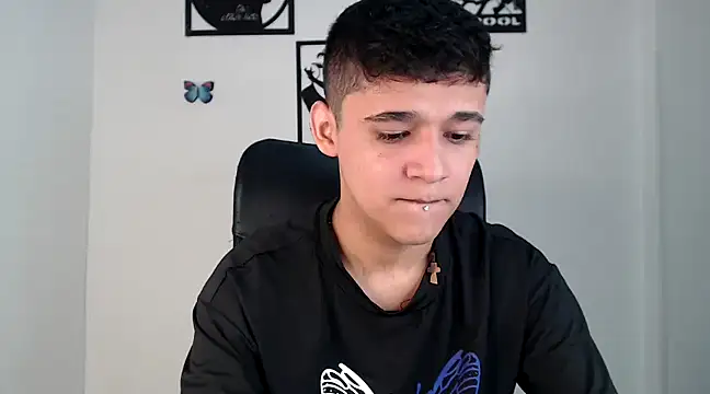 kaiine190 online show from February 3, 2025, 1:08 pm