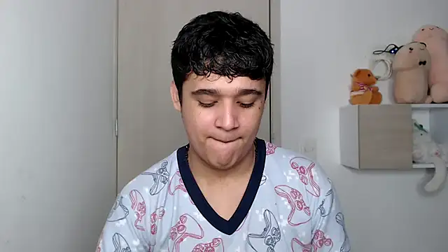 kaiine190 online show from October 20, 2025, 6:47 am