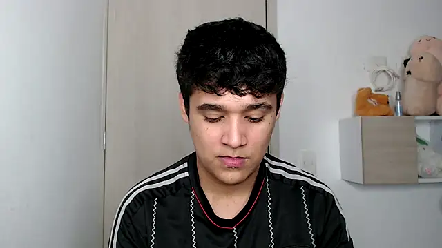 kaiine190 online show from October 21, 2025, 10:27 am