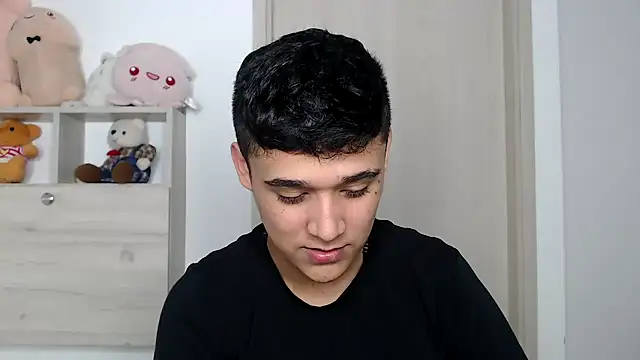 kaiine190 online show from November 14, 2025, 9:57 pm