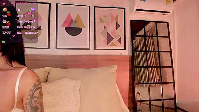 Snapshot of LunaRuso chatting on March 9, 2026, 7:40 pm LunaRuso online show from March 9, 2026, 7:40 pm