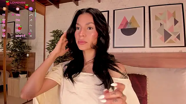 Snapshot of LunaRuso chatting on March 18, 2026, 7:17 pm LunaRuso online show from March 18, 2026, 7:17 pm