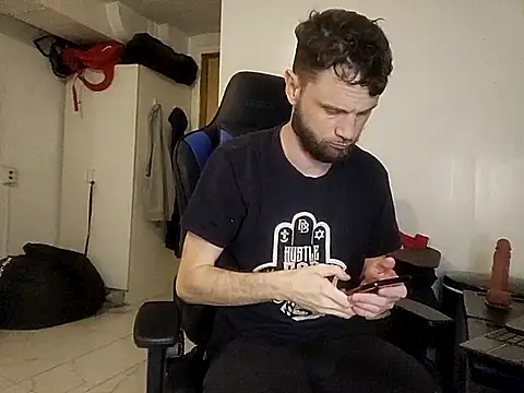 Talenjames4 online show from November 1, 2025, 8:33 pm