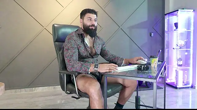 mattmasterss online show from December 5, 2024, 11:16 am