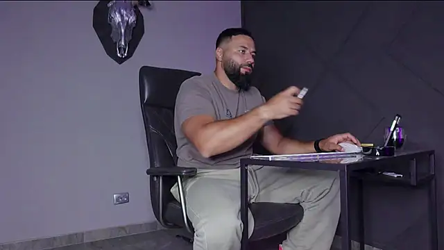 mattmasterss online show from September 25, 2025, 9:18 pm