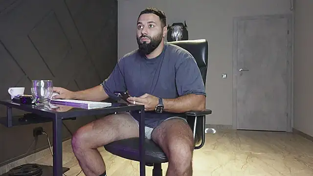 mattmasterss online show from October 7, 2025, 9:23 pm