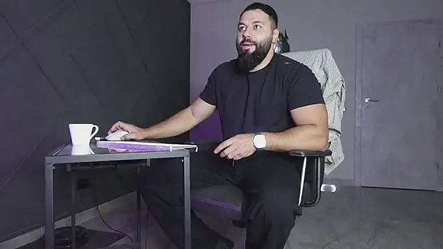 mattmasterss online show from November 3, 2025, 1:29 am