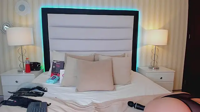 Snapshot of Valeriasaenzz_ chatting on December 16, 2024, 7:32 pm Valeriasaenzz online show from December 16, 2024, 7:32 pm