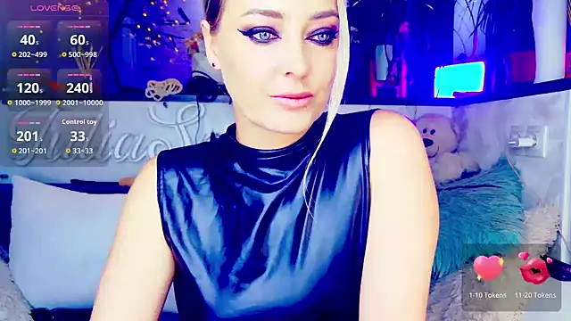  JuliaSpace  online show from September 27, 2025, 4:56 pm