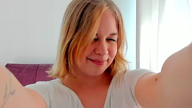 Snapshot of AlicePopsy chatting on July 10, 2026, 2:30 pm AlicePopsy online show from July 10, 2026, 2:30 pm