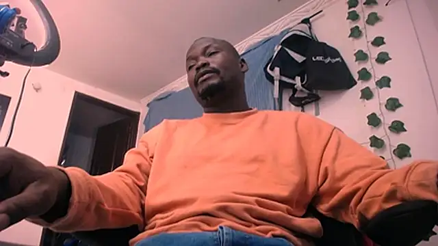 latinhot9631 online show from April 8, 2026, 2:00 am