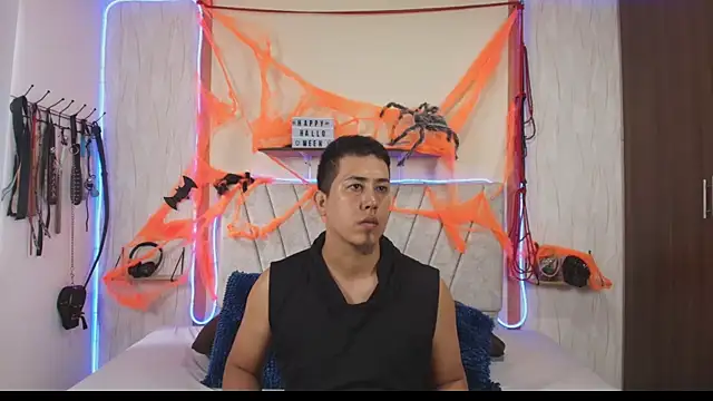 Liana Asaff online show from October 14, 2025, 6:42 pm