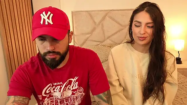 teseo and afroditha  online show from November 30, 2025, 3:32 am