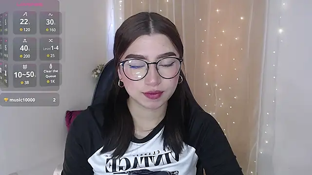 Snapshot of mily_thomson_b_ chatting on January 12, 2025, 5:33 pm mily thomson b online show from January 12, 2025, 5:33 pm