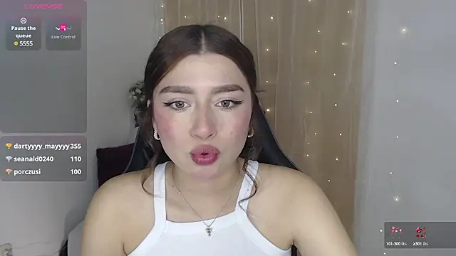 Snapshot of mily_thomson_b_ chatting on January 17, 2025, 11:29 pm mily thomson b online show from January 17, 2025, 11:29 pm