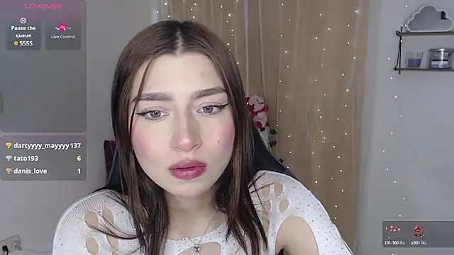 Snapshot of mily_thomson_b_ chatting on January 21, 2025, 9:57 pm mily thomson b online show from January 21, 2025, 9:57 pm