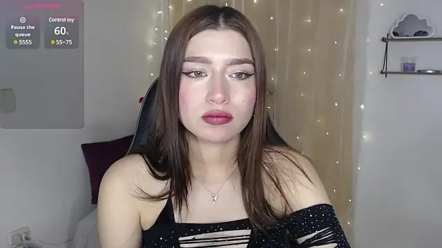Snapshot of mily_thomson_b_ chatting on February 15, 2025, 11:58 pm mily thomson b online show from February 15, 2025, 11:58 pm