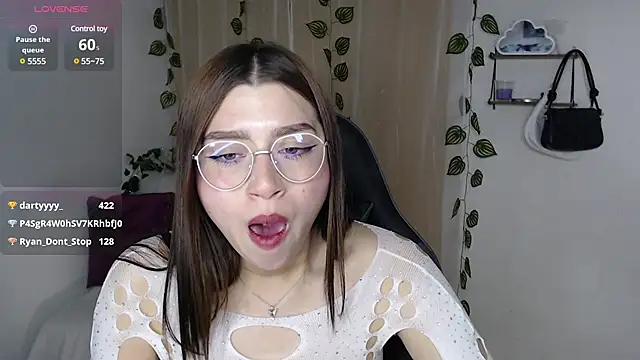 Snapshot of mily_thomson_b_ chatting on March 6, 2025, 1:05 am mily thomson b online show from March 6, 2025, 1:05 am