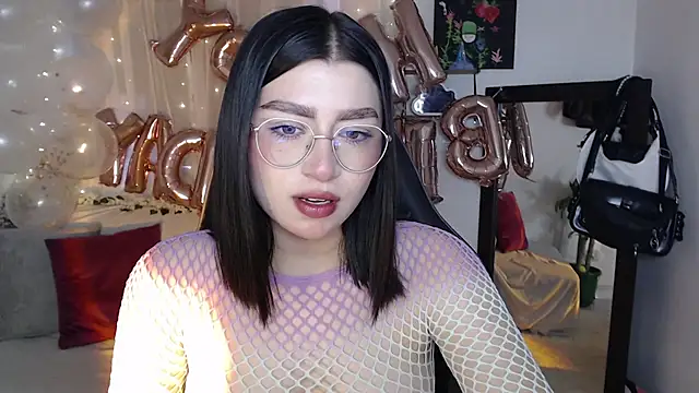 Snapshot of mily_thomson_b_ chatting on September 12, 2025, 8:31 pm mily thomson b online show from September 12, 2025, 8:31 pm