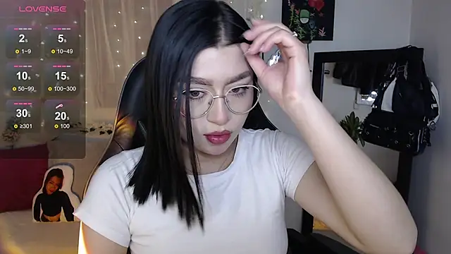 Snapshot of mily_thomson_b_ chatting on September 18, 2025, 11:29 pm mily thomson b online show from September 18, 2025, 11:29 pm