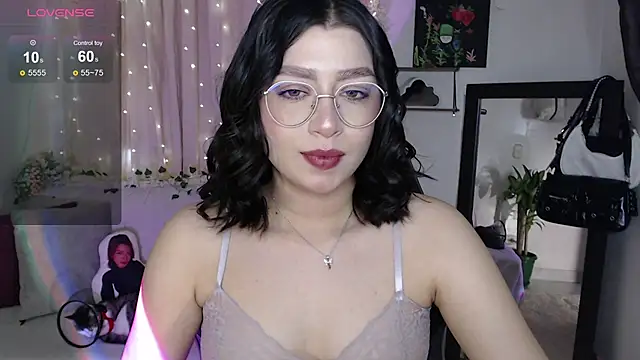 mily thomson b  online show from October 4, 2025, 7:34 pm