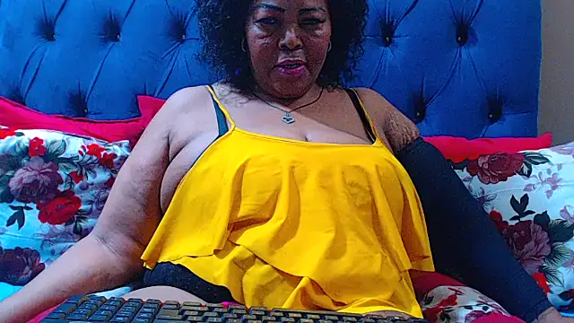 ebonycandy10 online show from October 16, 2025, 6:42 pm
