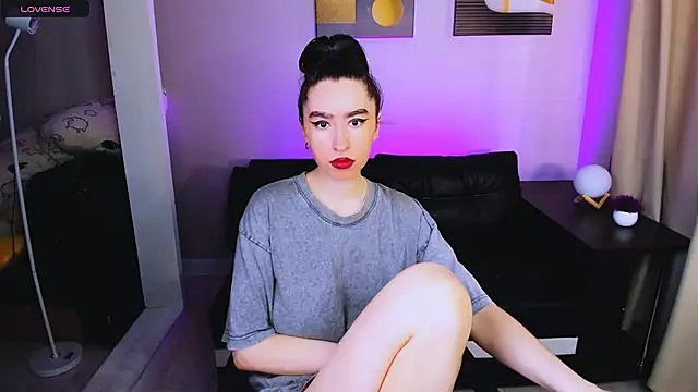 Snapshot of Lily_xBabe chatting on June 11, 2026, 3:32 pm Lily xBabe online show from June 11, 2026, 3:32 pm