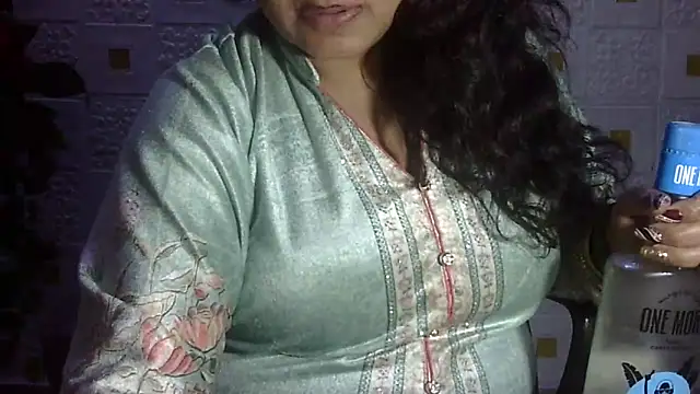 Sexy komolika online show from February 9, 2025, 7:52 pm