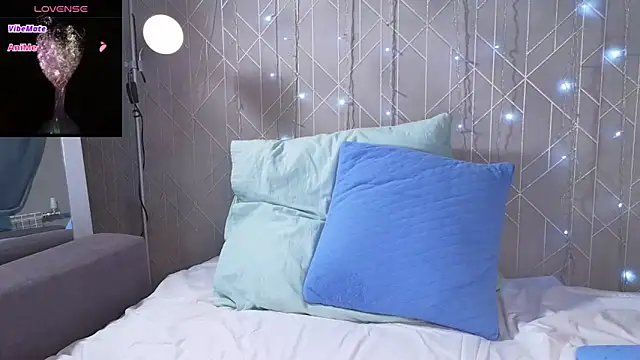 Allure goldennX online show from January 25, 2025, 1:54 am