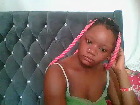 HotJeylee online show from December 18, 2025, 8:20 am