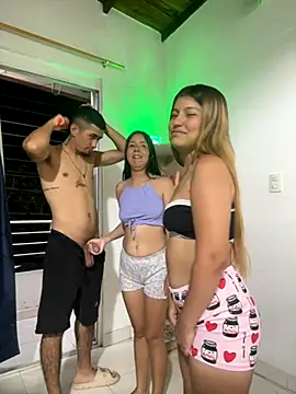 royalgirls x online show from October 7, 2025, 1:14 am