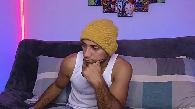 catalina y tylerjhons online show from December 9, 2024, 7:50 am