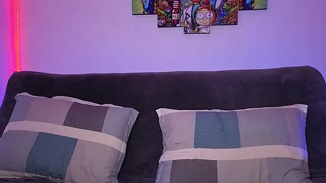 catalina y tylerjhons online show from January 17, 2025, 5:42 am