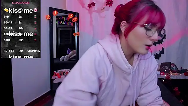 Dafne Moon online show from October 18, 2025, 5:54 am