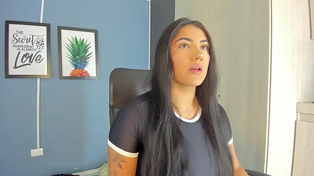 Snapshot of PaulinaDuarte chatting on April 20, 2026, 11:13 am PaulinaDuarte online show from April 20, 2026, 11:13 am