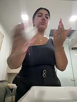 Snapshot of PaulinaDuarte chatting on May 1, 2026, 11:26 am PaulinaDuarte online show from May 1, 2026, 11:26 am