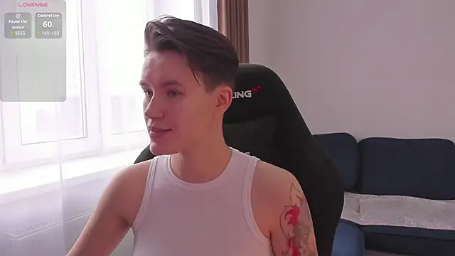 JessieFlower online show from December 5, 2025, 9:29 am