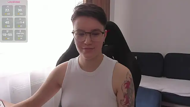Snapshot of JessieFlower chatting on June 18, 2026, 7:41 am JessieFlower online show from June 18, 2026, 7:41 am
