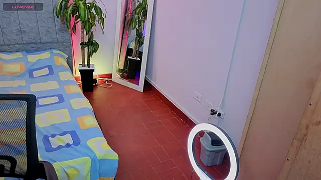 Lana stone  online show from March 22, 2026, 4:16 am