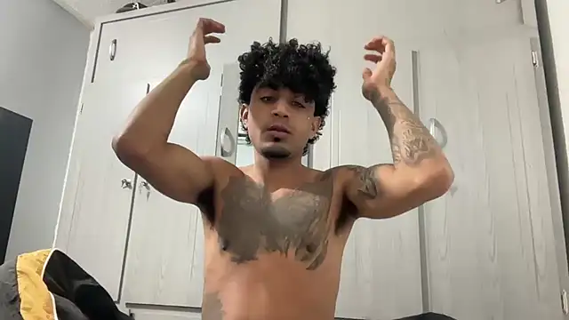 Snapshot of dominic_brandd23 chatting on March 16, 2026, 1:33 am dominic brandd23 online show from March 16, 2026, 1:33 am