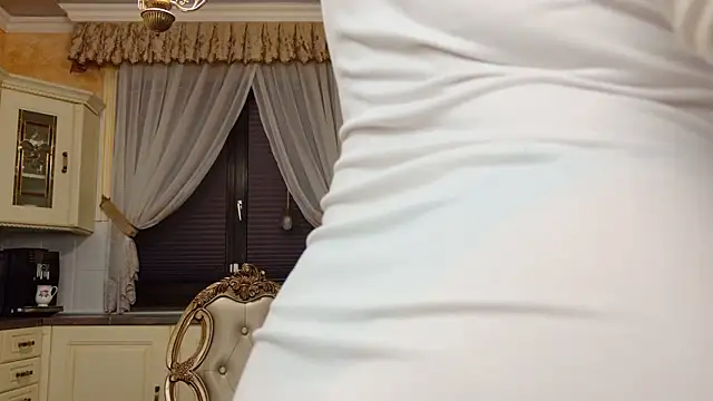 TUNDEROSE1 online show from February 10, 2025, 4:30 am