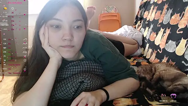 AlisaDevis online show from November 15, 2025, 8:11 am