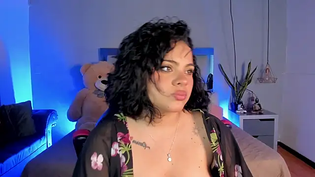 lunamartiinez online show from December 13, 2024, 11:06 pm