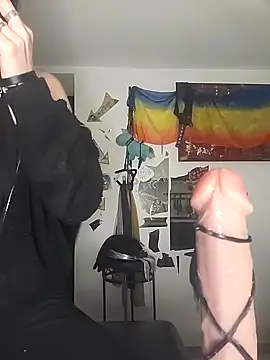 freyamoret online show from October 1, 2025, 3:23 am