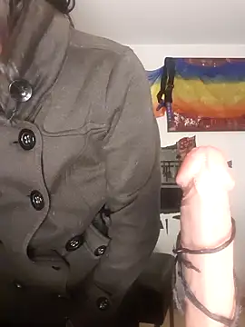 freyamoret online show from October 14, 2025, 4:02 am