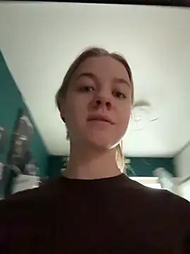 candy maggie online show from November 17, 2025, 8:31 am