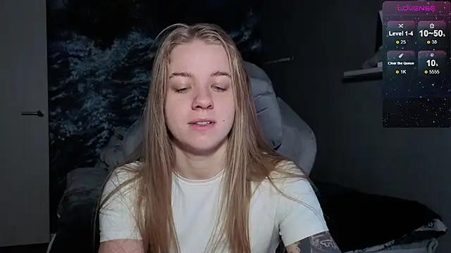 candy maggie online show from December 15, 2025, 5:17 pm